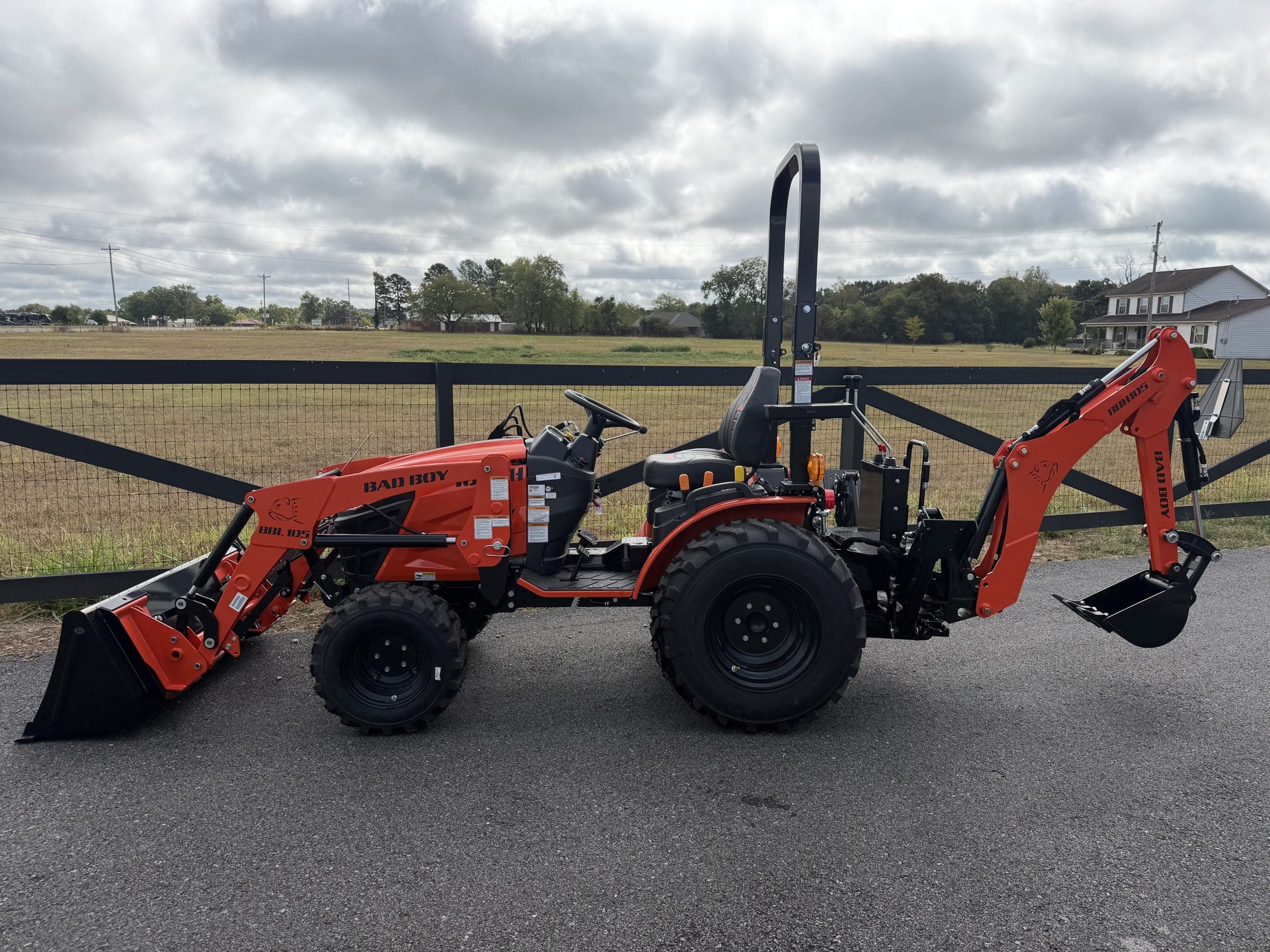 1025HILB Bad Boy Tractor